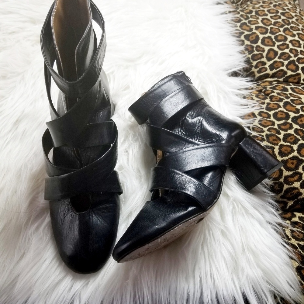 Zara Basic Collection Black Crossover Strap Boot 8